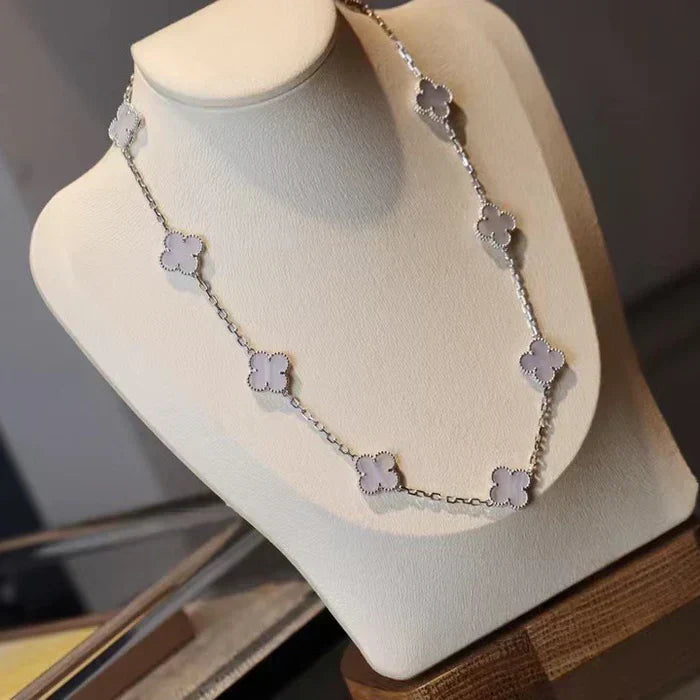CLOVER | 10 Motive Lila Halskette