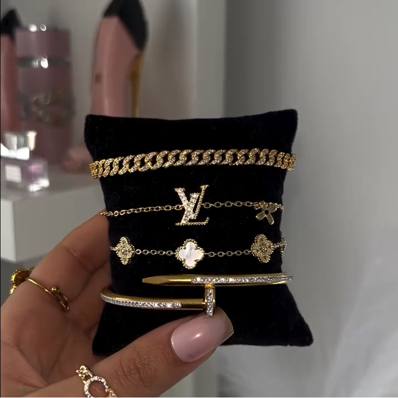 Selected Variant Image